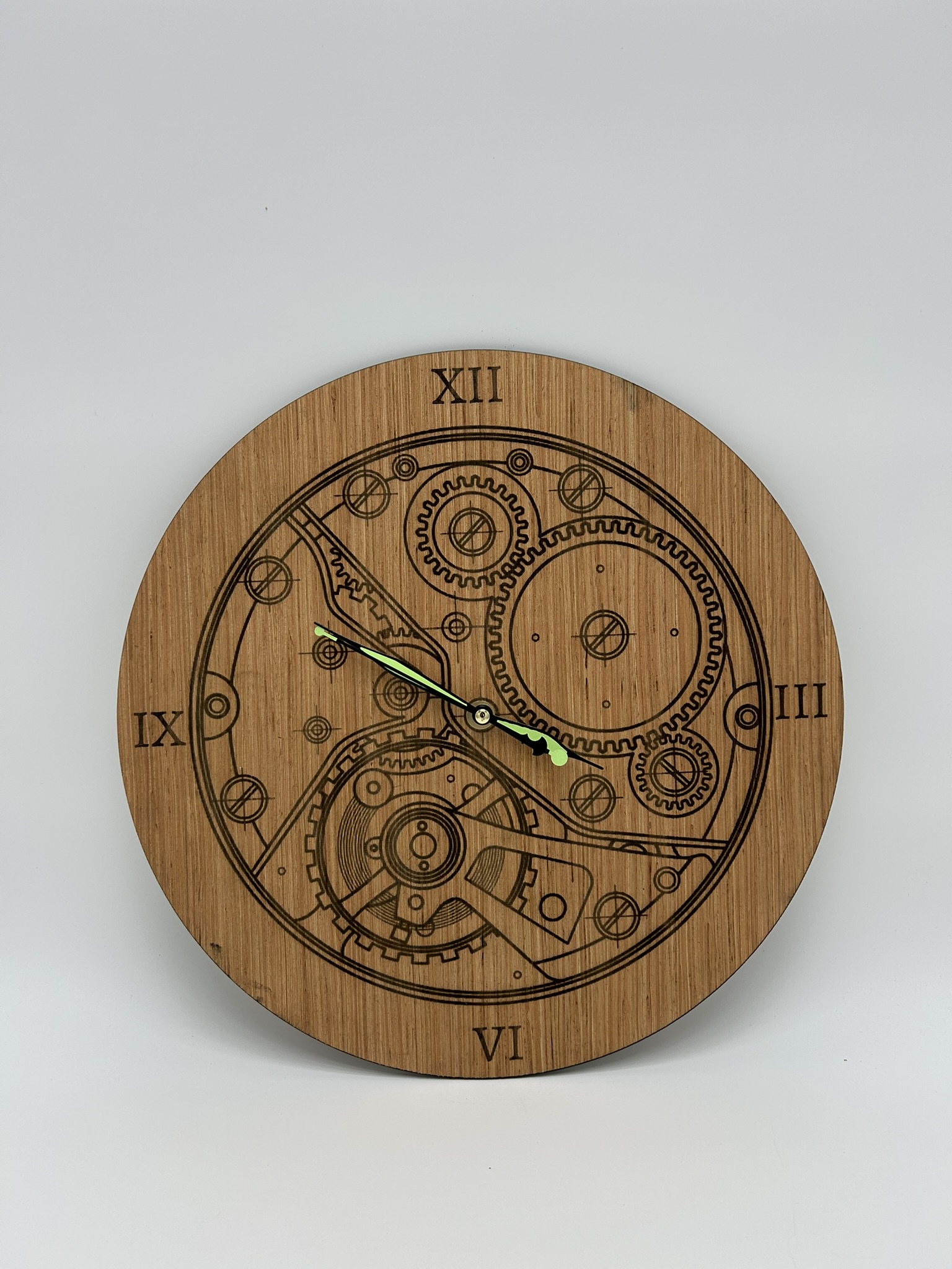 Horloge ronde avec gravure de mécanisme horloger – Décoration murale inspirée des engrenages du temps