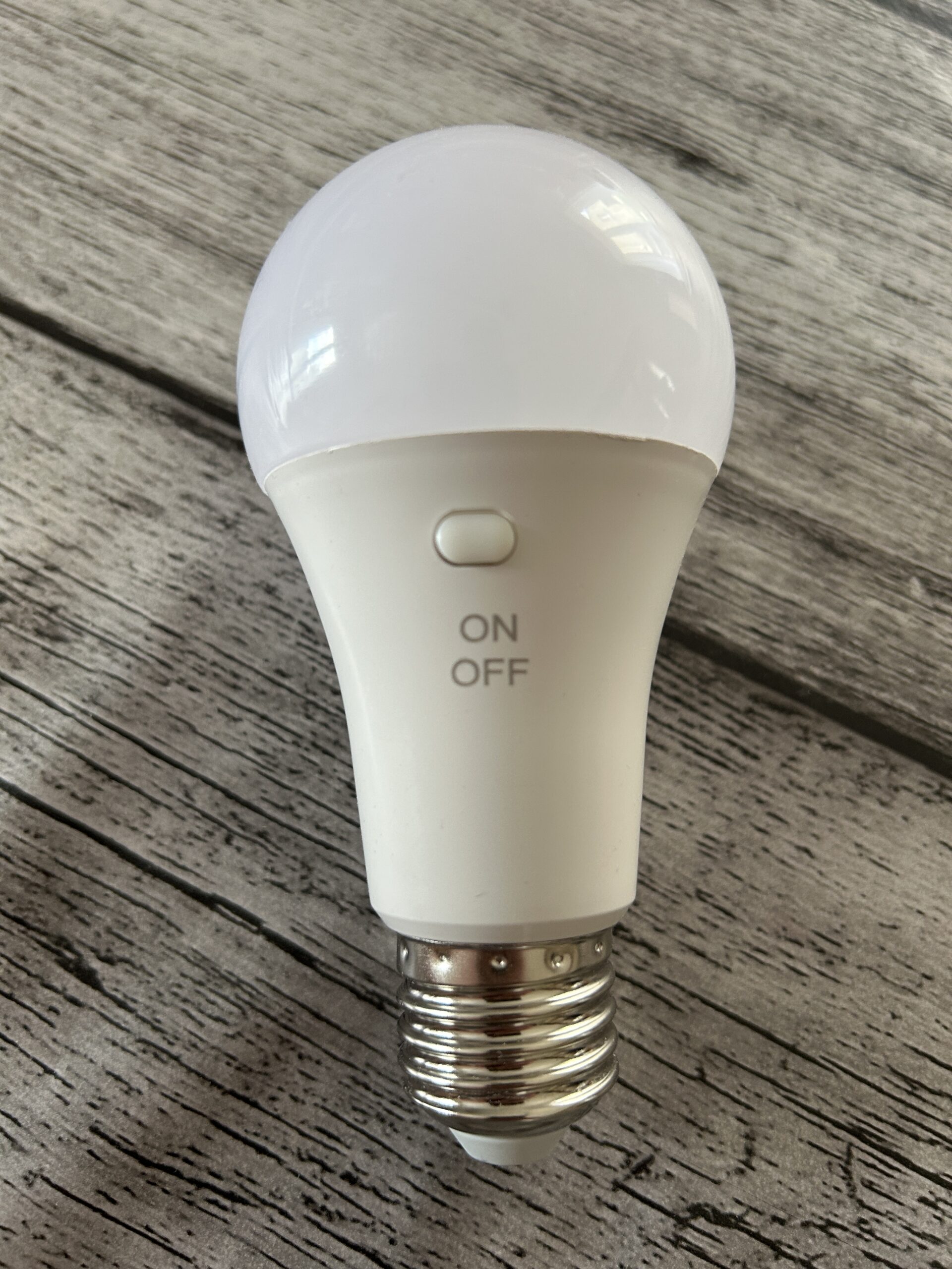 Luminaire nomade en rondin de bois naturel – Image 6